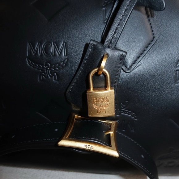 MCM Black Leather Medium Ella Maxi Boston Handbag Lock & Keys - Picture 4 of 10